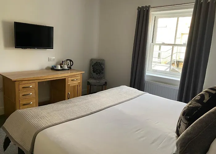 The Three Horseshoes Hotel